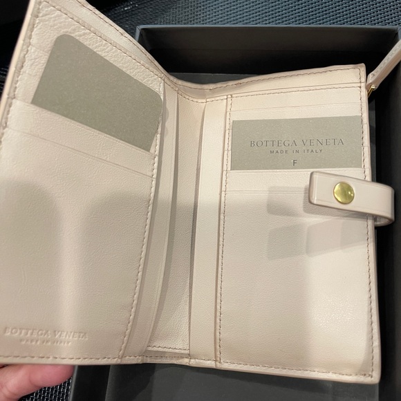Bottega Veneta Bi Fold wallet - Picture 2 of 6